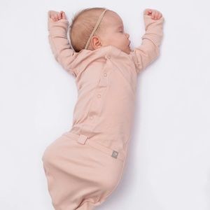Goumi Preemie Gown